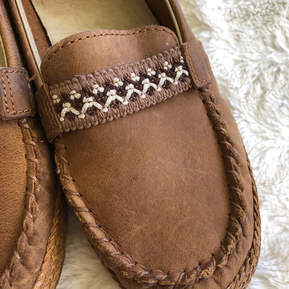 UGG moccasins. - Picture 7 of 7